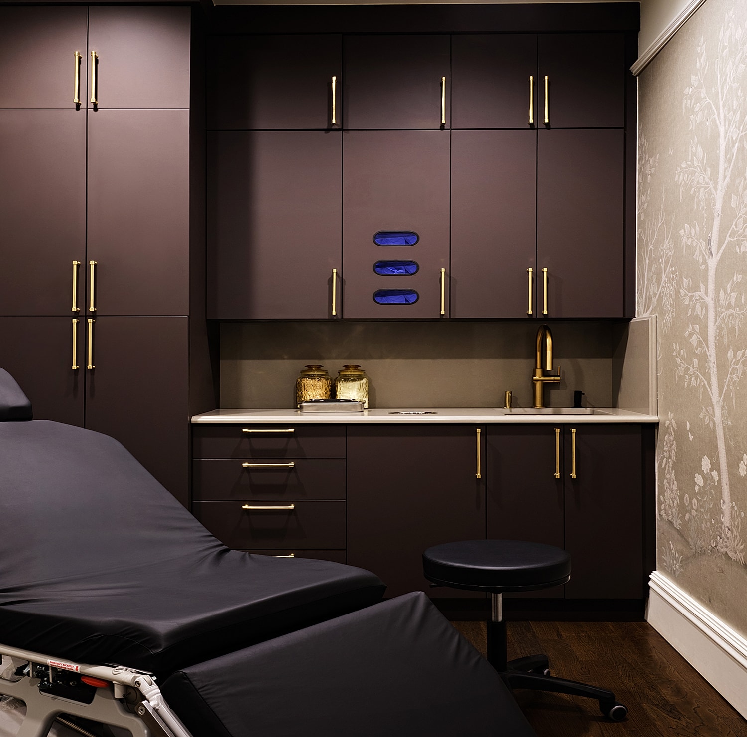 Modern clinical treatment room with stylish decor.